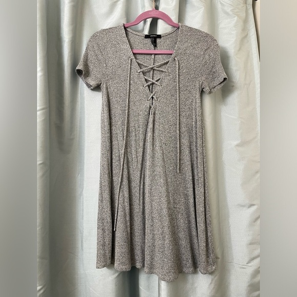 Gray forever 21 heather dress with cute crisscross design size small - Picture 1 of 3
